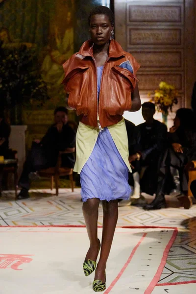 Look 57